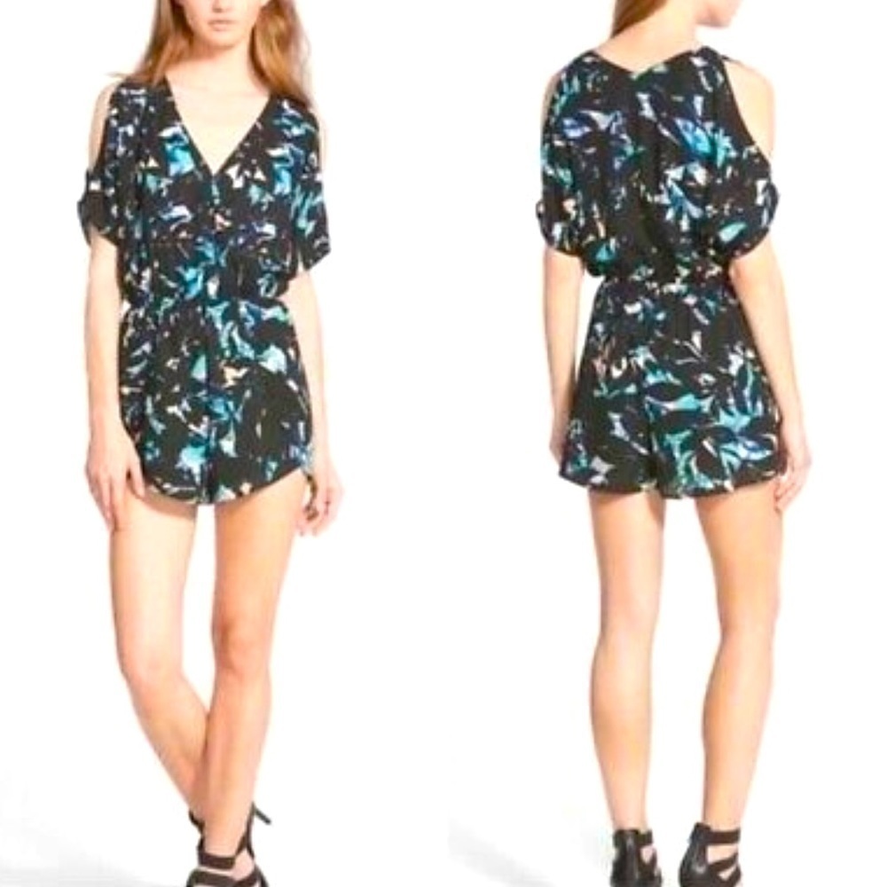 ASTR the Label Cold Shoulder Short Romper black abstract prints women’s size S